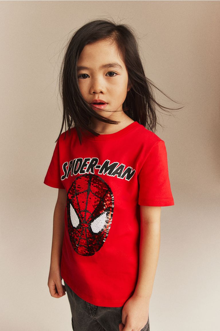 Polera spiderman con lentejuelas