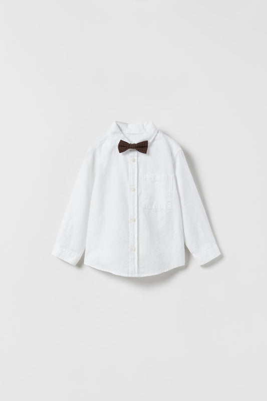 Camisa blanca con corbata